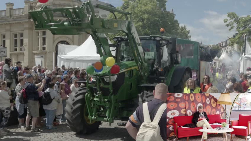 TRADITIONELLER FESTUMZUG ZUM 24. SACHSEN-ANHALT-TAG IN BERNBURG Teil 1