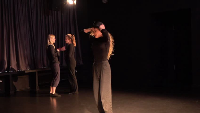 Kulturkompass 2025 - Erste Projekte der Erstis (Performance)