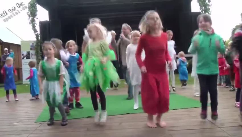 Sächsisches Landeserntedankfest Kinder und Vereine -Bühne am Schlossareal Delitzsch