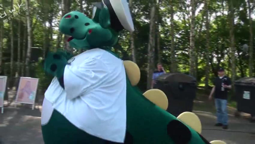 Polizeidino Poldi im Polizeirevier Delitzsch - Tag der offenen Tür